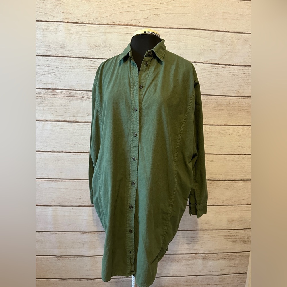 Olive Green Universal Threads Dress
Size Medium,Business Casual, Office Wear